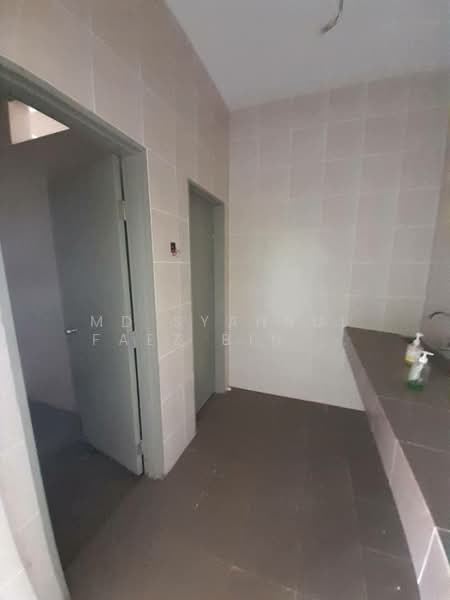 Kedai / Pejabat untuk Disewa di Seksyen U17 (Sungai Buloh) - Md Syahrul Faez Bin Manan - Interior - PropertyGuru.com.my