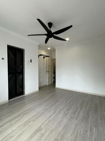 Rumah Teres 2 Tingkat untuk Dijual di Batu Caves (Selangor) - Syukor Hartanah - Living Room - PropertyGuru.com.my
