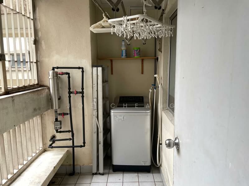 Kondominium untuk Disewa di Perdana View - Joe Cheang - Balcony - PropertyGuru.com.my