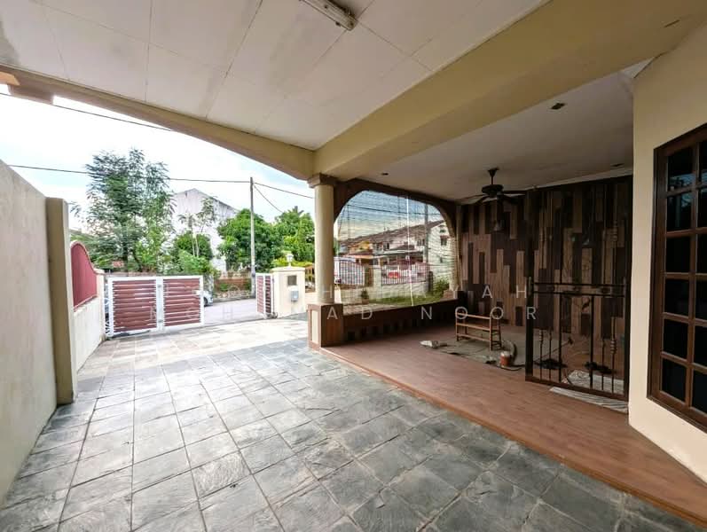 Rumah Berkembar untuk Dijual di Country Heights (Kajang) - Noor Hidayah Mohamad Noor - Exterior - PropertyGuru.com.my