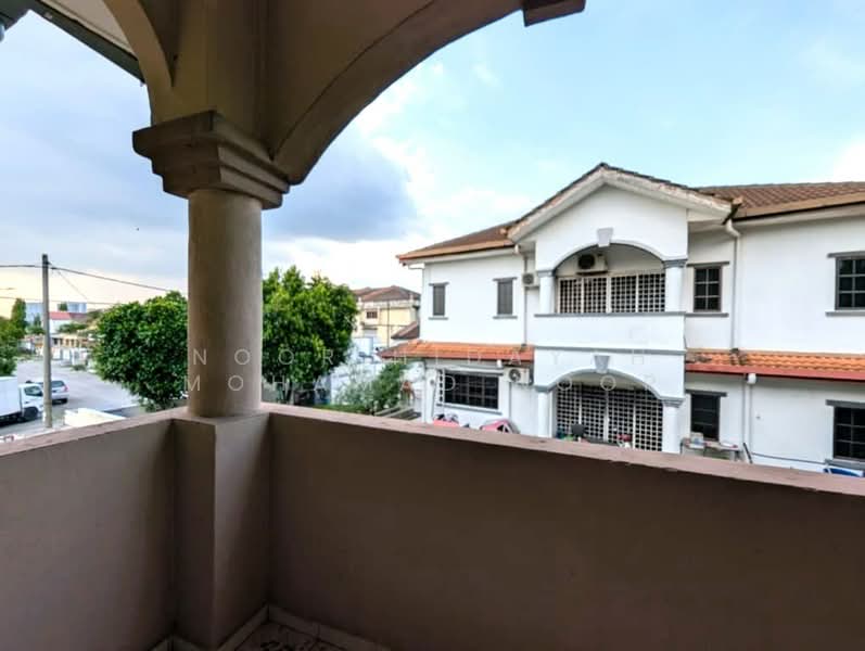 Rumah Berkembar untuk Dijual di Country Heights (Kajang) - Noor Hidayah Mohamad Noor - Exterior - PropertyGuru.com.my