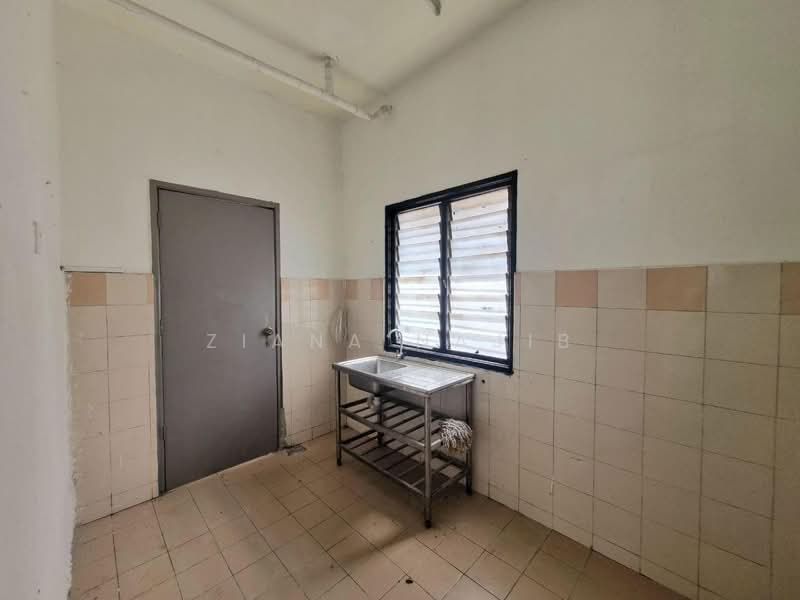 Townhouse for Sale in Shah Alam (Selangor) - Ziana Najib - Kitchen  puncak perdana - PropertyGuru.com.my