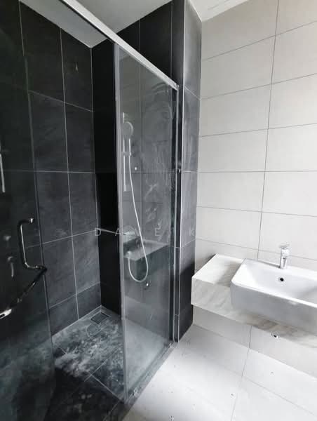 Semi-Detached House for Sale in Telok Panglima Garang (Selangor) - Dave KS - Bathroom - PropertyGuru.com.my