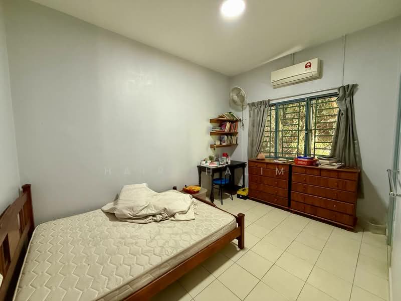 Semi-Detached House for Sale in Taman Tasik Semenyih (Semenyih) - Hairi Halim - PropertyGuru.com.my