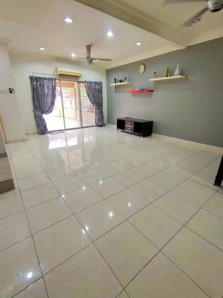 Rumah Teres 2 Tingkat untuk Disewa di Desa Coalfields (Ijok) - Ziana Najib - Living Room Desa Coalfields Sungai Buloh - PropertyGuru.com.my