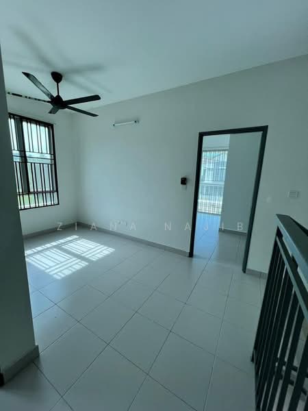 Cluster House for Sale in Shah Alam (Selangor) - Ziana Najib - Interior Bayu Suria Puncak Alam - PropertyGuru.com.my