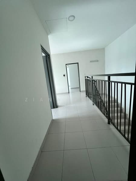 Cluster House for Sale in Shah Alam (Selangor) - Ziana Najib - Corridor - PropertyGuru.com.my