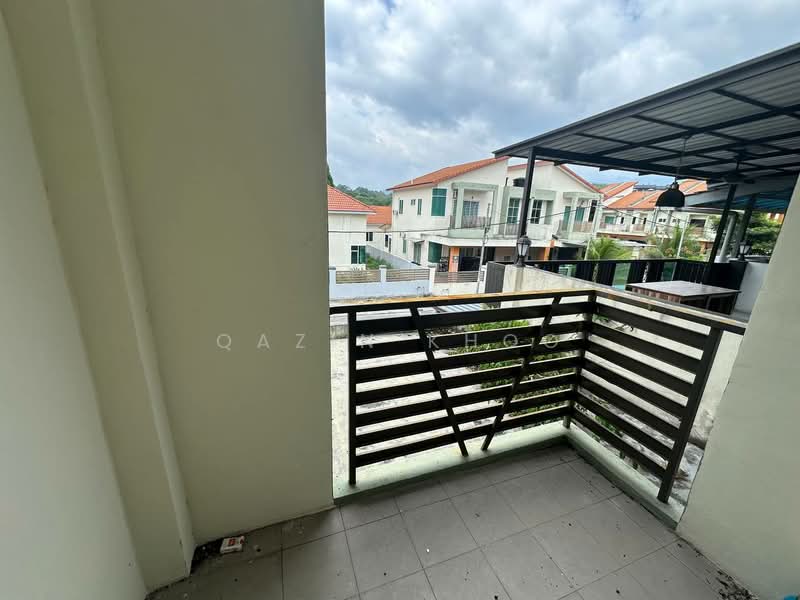 Rumah Teres 2 Tingkat untuk Dijual di Tanjong Rambutan (Perak) - Qazin Khoo - Balcony - PropertyGuru.com.my