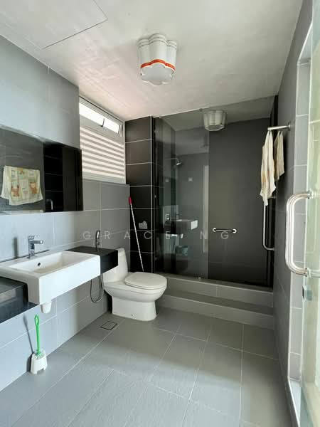 Servis Apartment untuk Dijual di Tropez Residences - Grace Ng - Bathroom - PropertyGuru.com.my