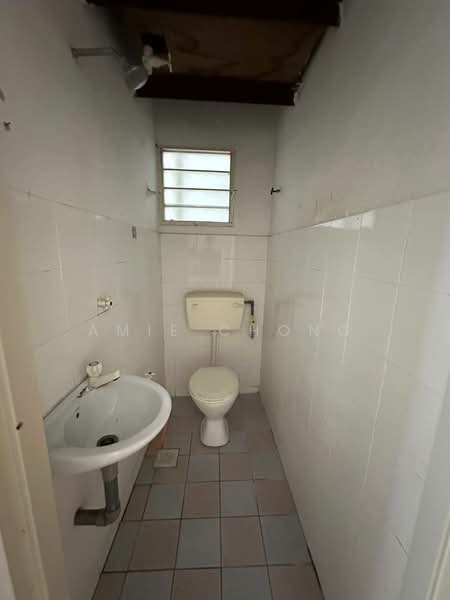 Flat for Sale at Panorama Lapangan Perdana - Amie Chong - Bathroom - PropertyGuru.com.my