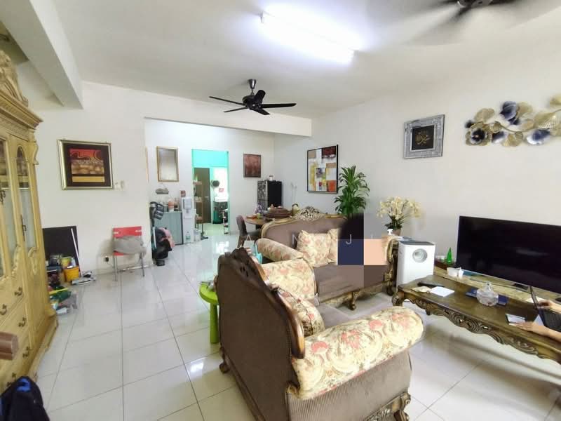 2-storey Terraced House for Sale in Puncak Bestari (Puncak Alam) - Ziana Najib - Living Room puncak bestari - PropertyGuru.com.my