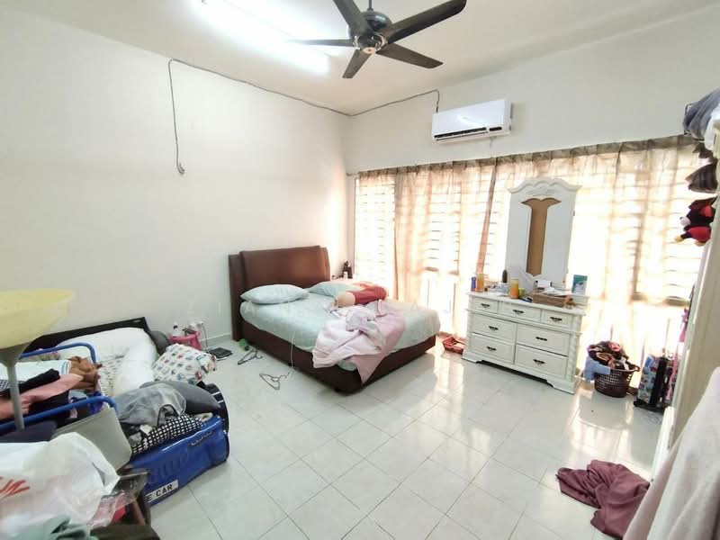 2-storey Terraced House for Sale in Puncak Bestari (Puncak Alam) - Ziana Najib - Bedroom puncak bestari - PropertyGuru.com.my
