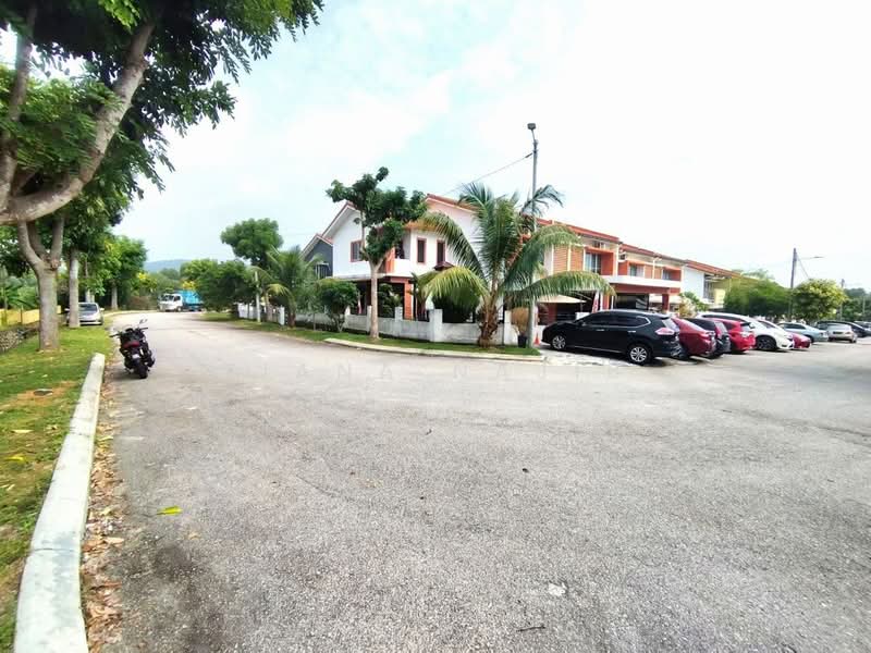 2-storey Terraced House for Sale in Puncak Bestari (Puncak Alam) - Ziana Najib - Exterior puncak bestari - PropertyGuru.com.my
