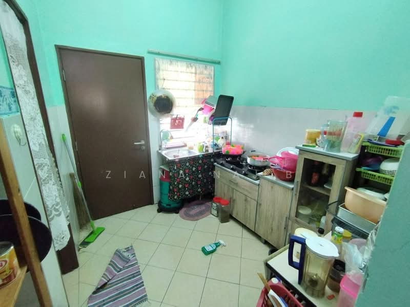 2-storey Terraced House for Sale in Puncak Bestari (Puncak Alam) - Ziana Najib - Kitchen puncak bestari - PropertyGuru.com.my
