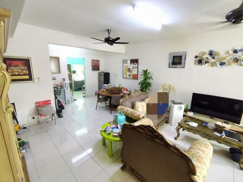 2-storey Terraced House for Sale in Puncak Bestari (Puncak Alam) - Ziana Najib - Living Room puncak bestari - PropertyGuru.com.my