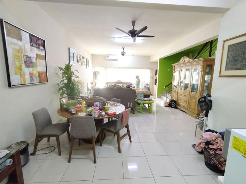 2-storey Terraced House for Sale in Puncak Bestari (Puncak Alam) - Ziana Najib - Living Room puncak bestari - PropertyGuru.com.my