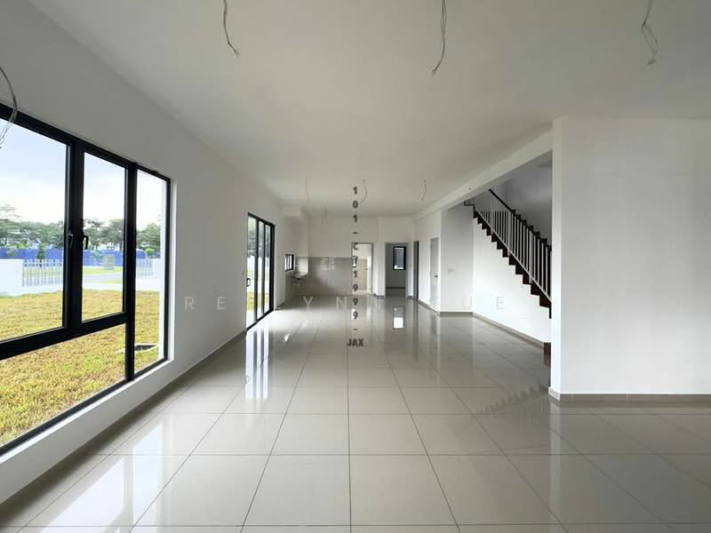 2-storey Terraced House for Sale in Setia Utama (Setia Alam) - Reilynn Tue - Living Room - PropertyGuru.com.my