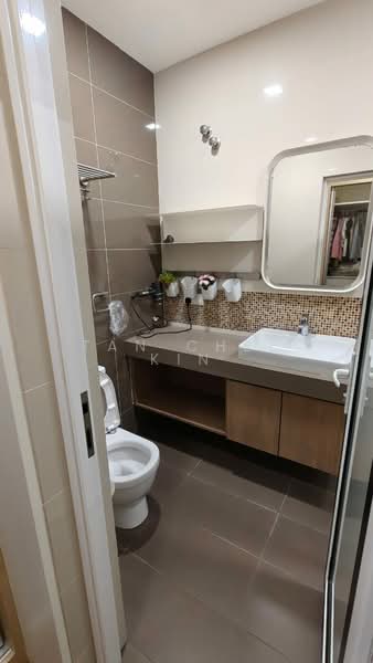 Semi-Detached House for Sale in Anggun 2 Residence (Rawang) - Tan Chee Kin - Bathroom - PropertyGuru.com.my