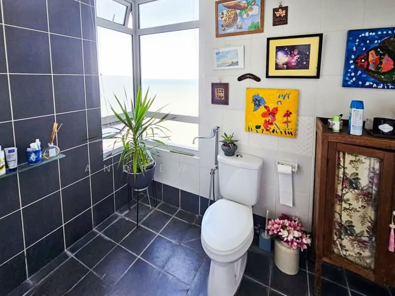 Kondominium untuk Disewa di 10 Island Resort - Andrew Chong - Bathroom - PropertyGuru.com.my
