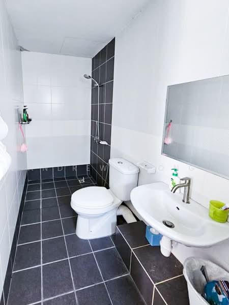 Kondominium untuk Disewa di 10 Island Resort - Andrew Chong - Bathroom - PropertyGuru.com.my