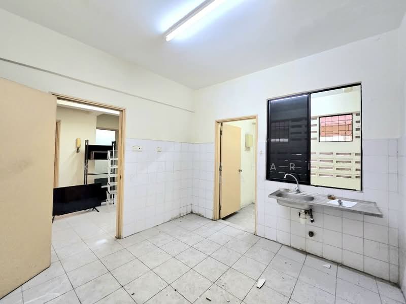 Kondominium untuk Dijual di Maxwell Towers - Keasavan Hari Krishnan - PropertyGuru.com.my