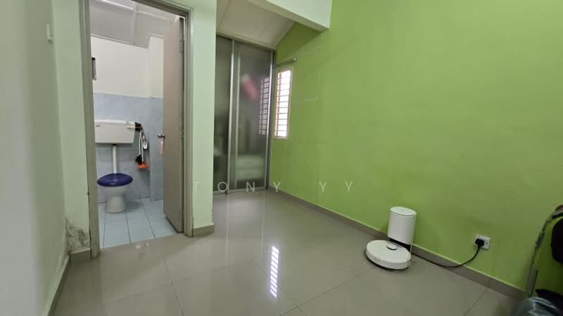 2-storey Terraced House for Sale in Mahkota Cheras (Cheras) - Tony YY - Bathroom - PropertyGuru.com.my