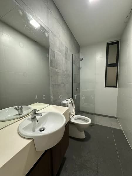 Kondominium untuk Disewa di Gala City Residences - Jeno Tan - Bathroom - PropertyGuru.com.my