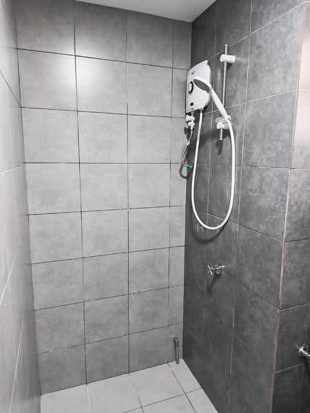 Kondominium untuk Disewa di Residensi Sateria - Cathy Chin - Bathroom - PropertyGuru.com.my