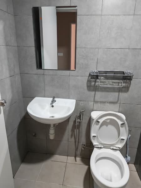 Kondominium untuk Disewa di Residensi Sateria - Cathy Chin - Bathroom - PropertyGuru.com.my