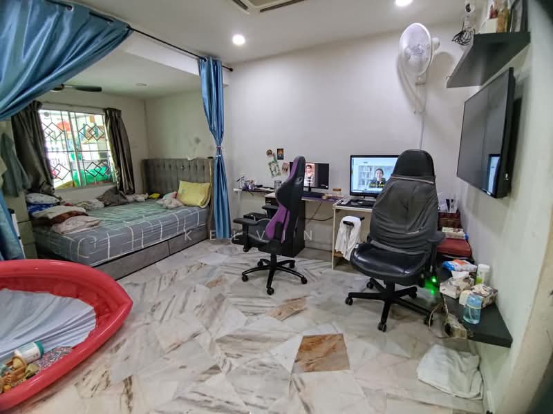 2-storey Terraced House for Sale in Taman Bukit Rawang Jaya (Rawang) - Kelvin . - Bedroom - PropertyGuru.com.my