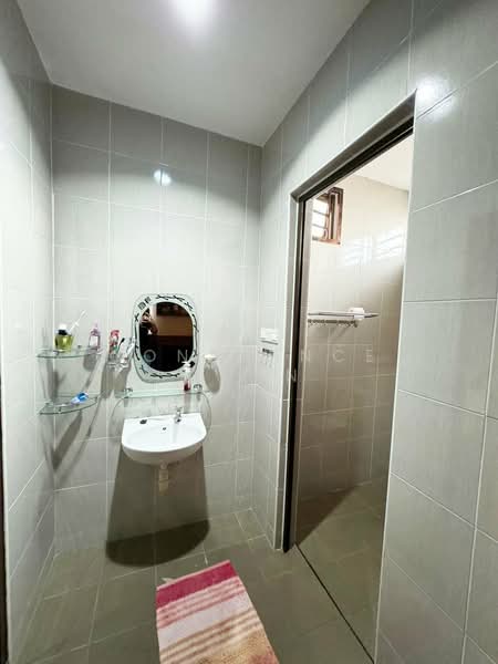 2.5-storey Terraced House for Sale in Taman Sutera Utama (Skudai) - Constance Chan - Bathroom - PropertyGuru.com.my