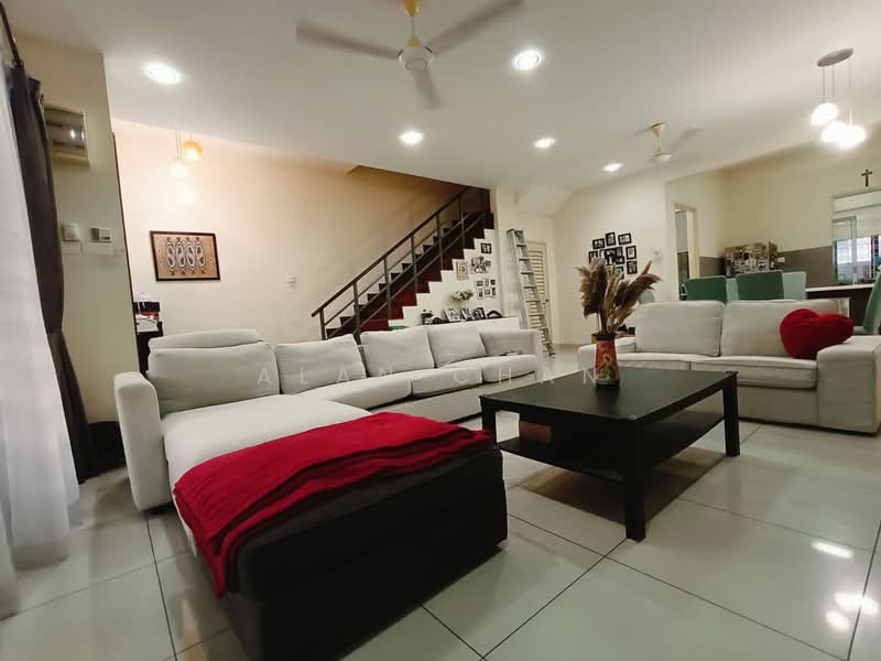 2-storey Terraced House for Sale in 16 Sierra (Puchong) - Alan Chan - Living Room - PropertyGuru.com.my