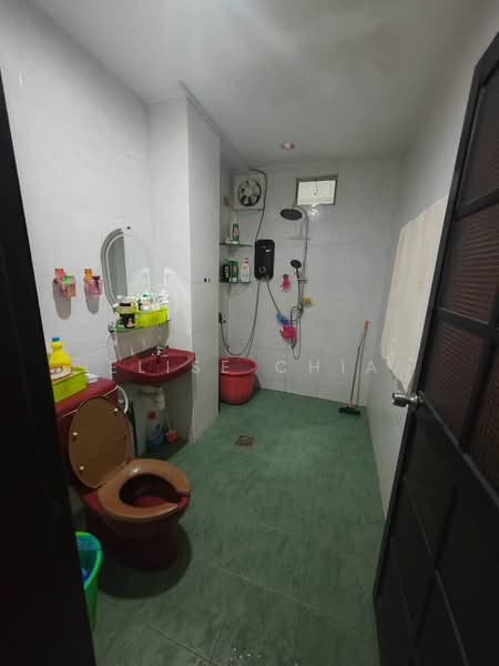 2-storey Terraced House for Sale in Taman Seri Orkid (Skudai) - Elise Chia - Bathroom - PropertyGuru.com.my