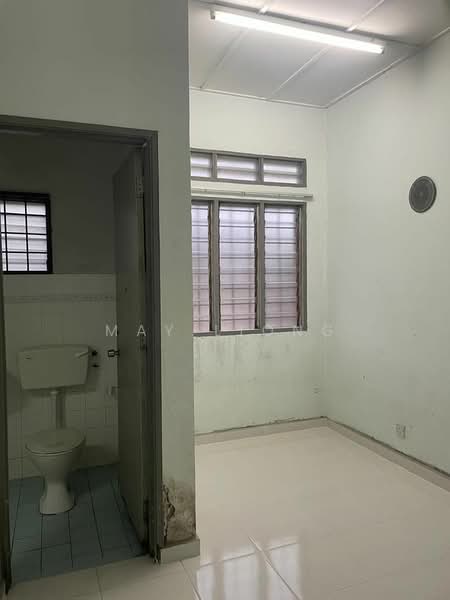 2-storey Terraced House for Sale in Bukit Sentosa (Rawang) - May Liong - Bathroom - PropertyGuru.com.my