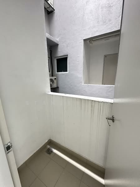 Untuk Disewa - Nadayu 801