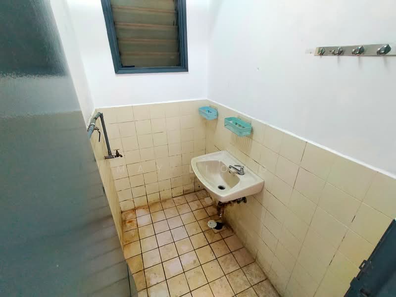 Flat for Sale at Taman Tun Teja - May Liong - Bathroom - PropertyGuru.com.my