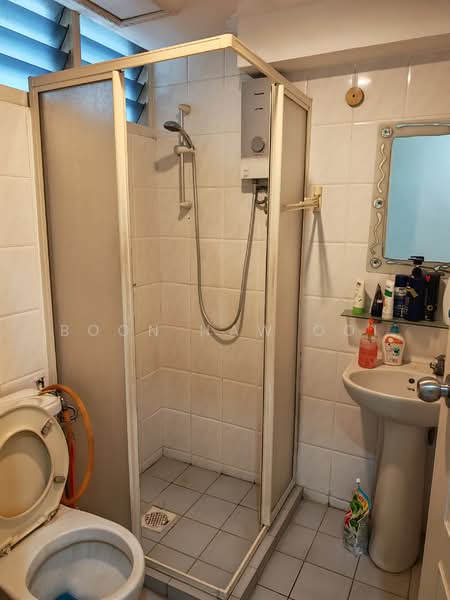 Kondominium untuk Dijual di Marina Bay Condominium - Boon Haw Ooi - Bathroom - PropertyGuru.com.my