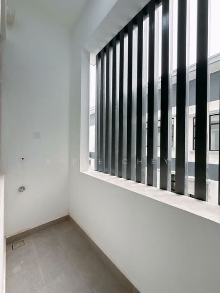 Terraced House for Rent in Taman Ponderosa (Johor Bahru) - Apple Chey - Balcony - PropertyGuru.com.my