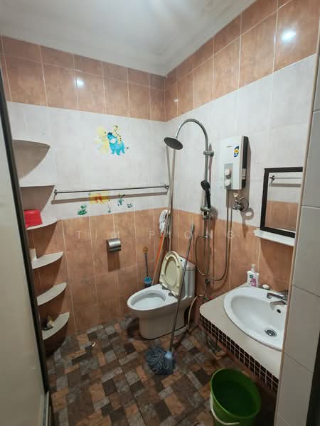 Rumah Teres 2 Tingkat untuk Dijual di Taman Tanjung Minyak (Tanjong Minyak) - Tim Piong - Bathroom - PropertyGuru.com.my