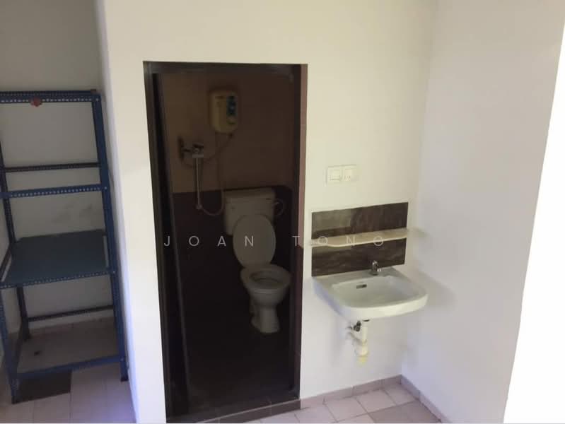 2-storey Terraced House for Rent in Taman Damai Jaya (Skudai) - Joan Tong - Bathroom - PropertyGuru.com.my
