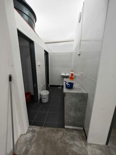 Kilang untuk Disewa di Ulu Tiram (Johor) - Ivy Low - Bathroom - PropertyGuru.com.my