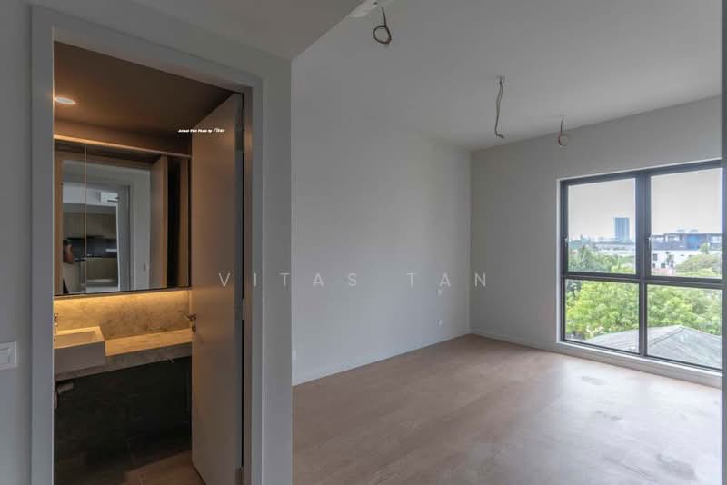 Condominium for Sale at Utamara Boutique Residences - Vitas Tan - Bathroom - PropertyGuru.com.my
