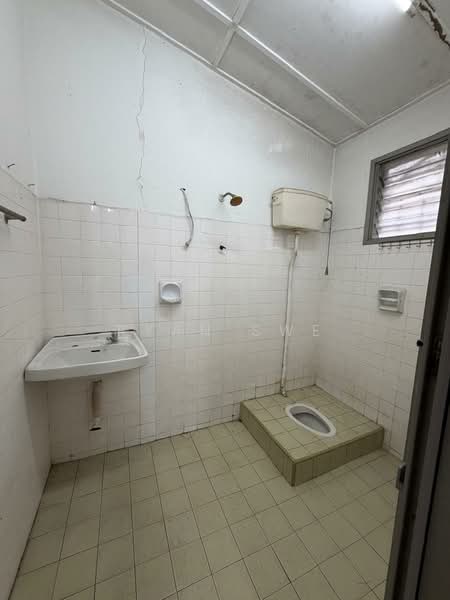 1-storey Terraced House for Rent in Bandar Sri Damansara (Selangor) - Ryan Swe - Bathroom - PropertyGuru.com.my