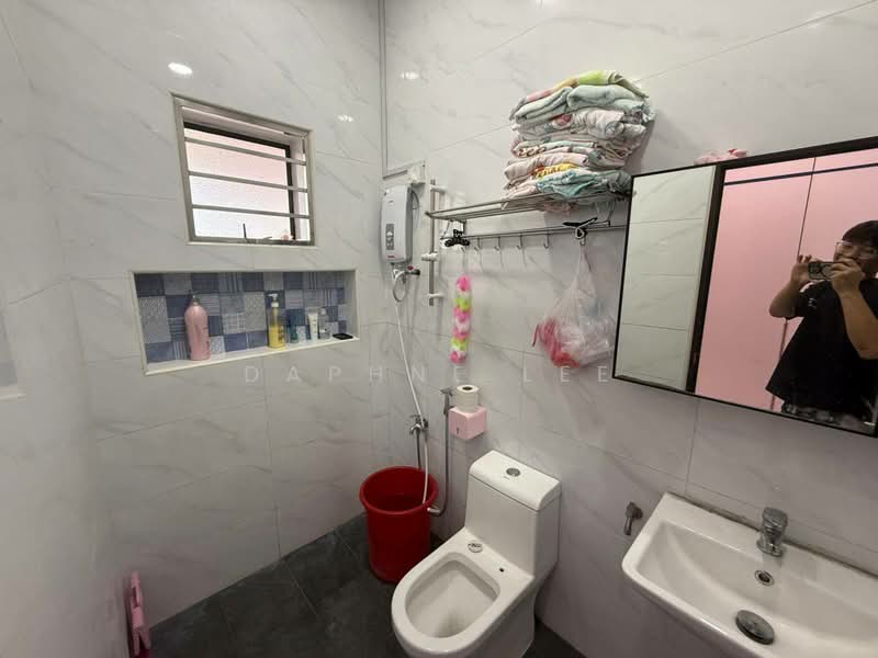 Terraced House for Rent in Taman Puteri Wangsa (Ulu Tiram) - Daphne Lee - Bathroom - PropertyGuru.com.my
