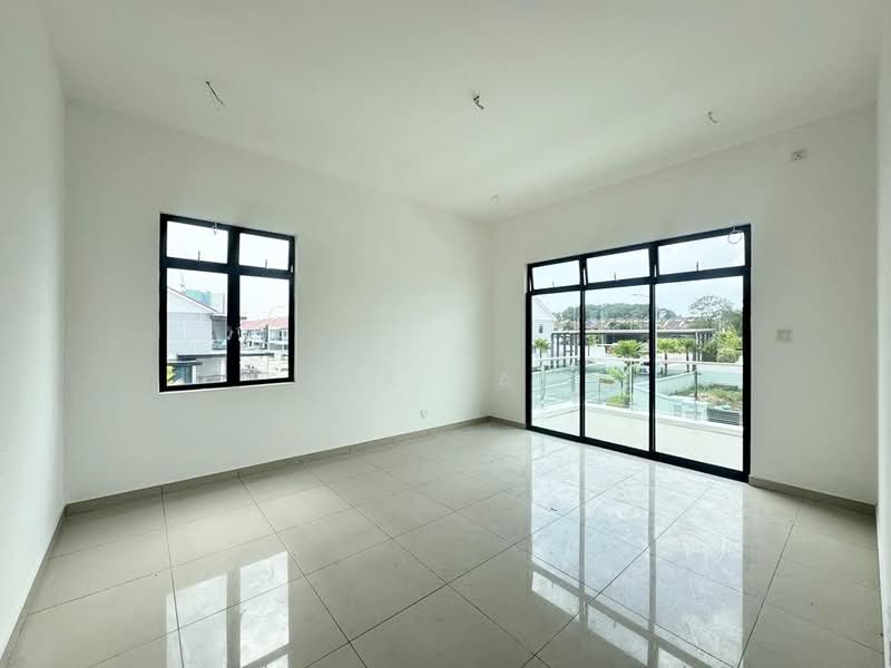 Cluster House for Sale in Taman Mount Austin (Tebrau) - Yik Tat - PropertyGuru.com.my