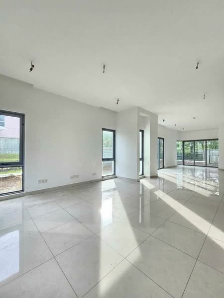 Rumah Berkembar untuk Dijual di Taman Molek (Johor Bahru) - Ivy Low - Living Room - PropertyGuru.com.my