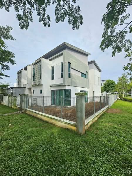 Rumah Berkembar untuk Dijual di Taman Molek (Johor Bahru) - Ivy Low - Exterior - PropertyGuru.com.my