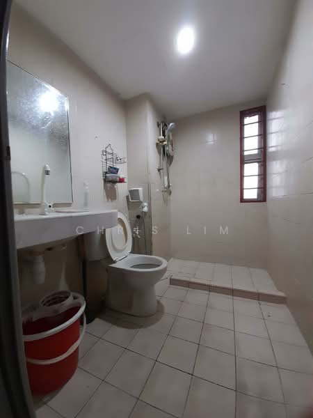 Condominium for Rent at Amadesa Resort Condominium - Chris Lim - Bathroom - PropertyGuru.com.my