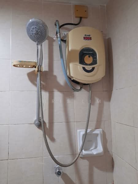 Condominium for Rent at Amadesa Resort Condominium - Chris Lim - Bathroom - PropertyGuru.com.my