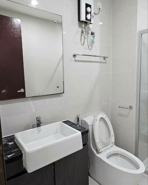 Condominium for Rent at Amberside @ Country Garden Danga Bay - Kelly Lim - Bathroom - PropertyGuru.com.my
